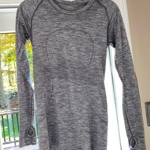 Lululemon Swiftly Tech Long Sleeve Crew Slate/White